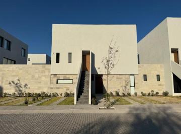 Casa de 3 habitaciones, Querétaro · Casa en Venta en Cumbres del Lago, Qro