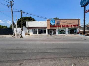Local comercial · 125m² · 3 Estacionamientos · Local Comercial con Alta Visibilidad en Av Universidad