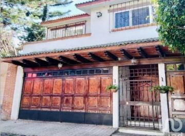 Casa · 276m² · 3 Recámaras · 1 Estacionamiento · Exclusiva Residencia en Chimalcoyotl