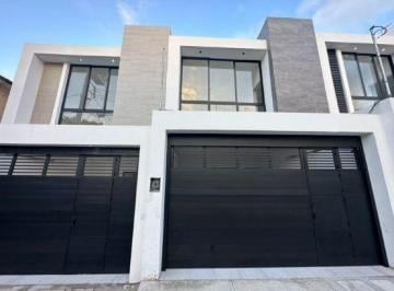 Casa de 3 habitaciones, Boca del Río · Casa en Venta! Cerca de Ejercito Mexicano
