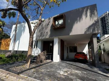 Casa de 3 habitaciones, Zapopan · Casa en Venta en Puerta de Hierro Coto Navarra