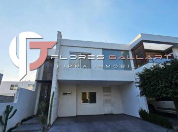 Casa · 260m² · 4 Recámaras · 2 Estacionamientos · Casa en Renta en Fracc. Loretta II Al Norponiente de La Ciudad de Aguascalientes