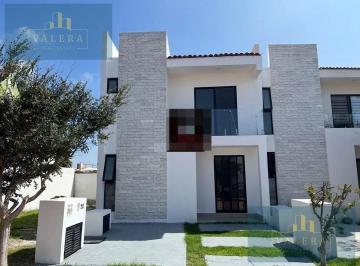 Casa · 109m² · 3 Recámaras · 2 Estacionamientos · Casa en Venta Ciudad Maderas Residencial