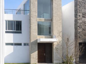 Casa de 4 habitaciones, San Andrés Cholula · Casa Semi Nueva en Parque Novara | Lomas de Angelópolis | 3 Recámaras | Roof Garden | $3,500,000