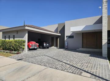 Casa de 3 habitaciones, Celaya · Fracc San Lorenzo Celaya Se Vende Hermosa Residencia 1 Una Planta