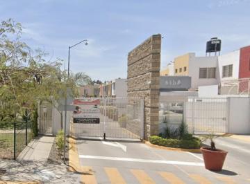 Casa de 3 habitaciones, San Pedro Tlaquepaque · Casa en Parques del Palmar Oportunidad de Inversion en Remate Hipotecario Tlaquepaque
