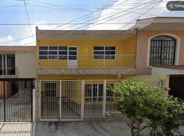 Casa de 3 habitaciones, Guadalajara · Casa en Remate Hipotecario en La Monumental Guadalajara a 5 Min de Centro Medico y Estadio Jalisco