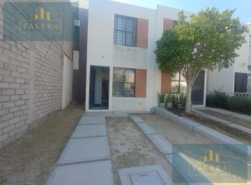 Casa · 67m² · 2 Recámaras · 1 Estacionamiento · Casas en Venta en Puertas de San Miguel