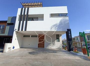 Casa de 4 habitaciones, Zapopan · Casa en Venta en Real de Valdepeñas, Zapopan, Jalisco
