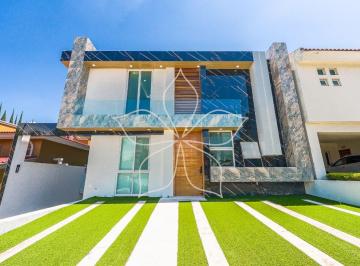 Casa de 5 habitaciones, Zapopan · Casa en Venta en Puerta de Hierro, Zona Andares, Zapopan