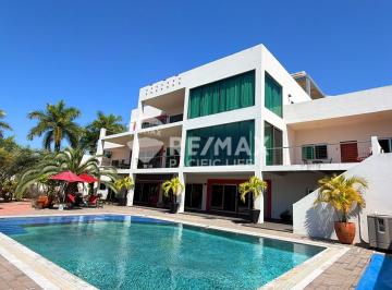 Casa · 1385m² · 6 Recámaras · 4 Estacionamientos · Casa en Venta en Teacapan - (4)