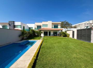 Casa de 4 habitaciones, Xochitepec · Venta de Casas Nuevas con Alberca y Jadin Privado