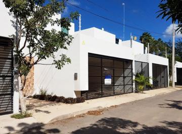 Casa de 3 habitaciones, Mérida · Casa en Renta con 3 Habitaciones y Amplio Jardín Al Norte Mérida