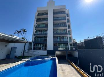 Departamento · 220m² · 2 Recámaras · 2 Estacionamientos · Penthouse con Roof Garden en Renta en Bajada Chapultepec a Unos Pasos del Parque Chapultepec