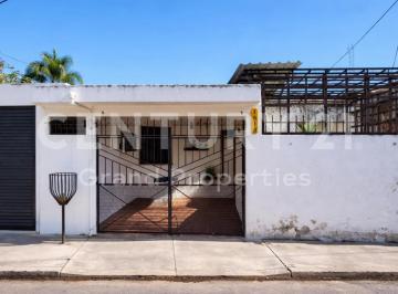 Casa de 3 habitaciones, Cozumel · Casa en Venta 3 Recámaras con Patio – Fracc. Urba, Cozumel