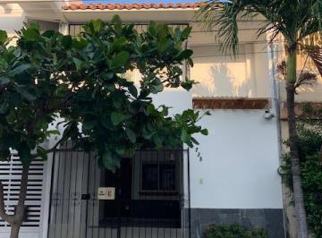 Casa · 140m² · 2 Recámaras · 1 Estacionamiento · Casa - Reforma