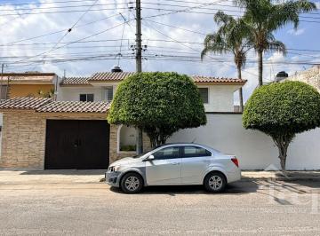 Casa · 240m² · 3 Recámaras · 2 Estacionamientos · Casa en Venta Jardines de Jerez