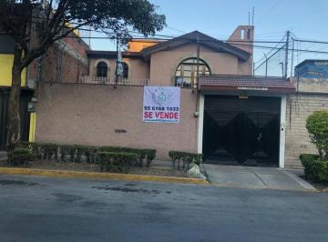 Casa de 7 habitaciones, Tlalnepantla de Baz · Casa con 255 m² Superficie de Terreno, 7 Habitaciones en Venta en Tlalnepantla de Baz