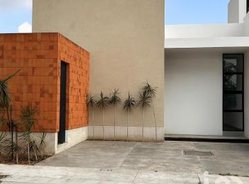 Casa · 107m² · 2 Recámaras · 1 Estacionamiento · Venta de Casa en Fracc. La Herradura Frente a Jardín Cultural