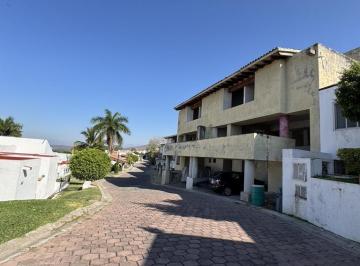 Casa · 350m² · 4 Recámaras · 2 Estacionamientos · Casa en Venta