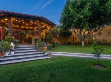 Casa · 343m² · 4 Recámaras · 2 Estacionamientos · Casa Mariposa | Garden Oasis