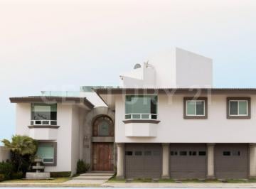 Casa · 654m² · 4 Recámaras · 4 Estacionamientos · Venta de Casa en Puebla Dentro Residencial El Campanario, San Pedro Cholula