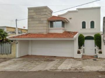 Casa de 3 habitaciones, Veracruz · Vrz, Hermosa Propiedad Ubicada a 5 Minutos de Playa Villa del Mar.