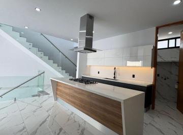 Casa de 3 habitaciones, Zapopan · Lujosa Casa en Venta en Solares