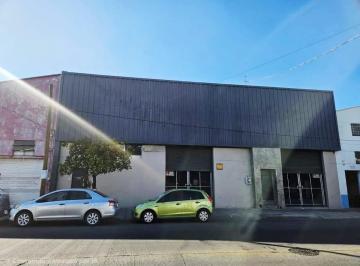 Bodega comercial , Guadalajara · Bodega 1,400 m² en Av a Una Cuadra de Av Revolución.