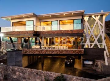 Casa · 1133m² · 5 Recámaras · 5 Estacionamientos · Casa en Venta en Privada Las Rosas en Ensenada, Baja California