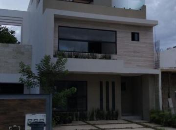 Casa de 3 habitaciones, Benito Juárez · En Venta - Casa en Arbolada Residencial Frente L Parque