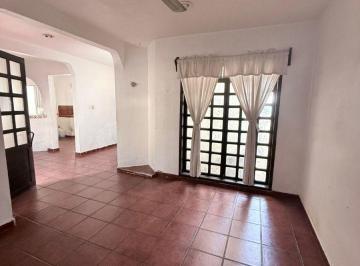 Casa de 4 habitaciones, Campeche · En Venta Casa Amplia de 4 Recamaras en Jardines Cerca de Avs Principales