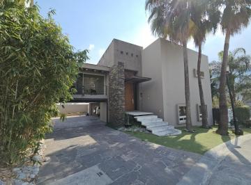 Casa · 593m² · 4 Recámaras · 4 Estacionamientos · Casa en Venta Lomas del Hípico, Monterrey N. L.