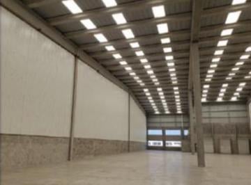 Nave industrial · 2116m² · 5 Estacionamientos · Nave Industrial de 2,116 m² en Renta, Ubicada en Lerma
