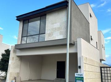 Casa de 3 habitaciones, Santiago · Casa con Terraza Frente a Area Verde y Junto a Caseta I Vientos del Vergel.