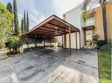 Casa en condominio · 881m² · 3 Recámaras · 5 Estacionamientos · Residencia en Venta – El Palomar Paseo de Los Álamos