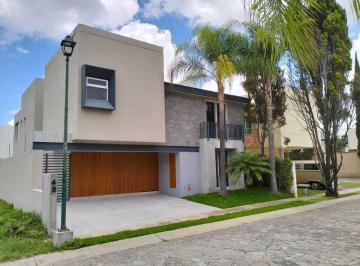 Casa en condominio · 311m² · 4 Recámaras · 3 Estacionamientos · Casa en Venta en Jardín Real Coto 11