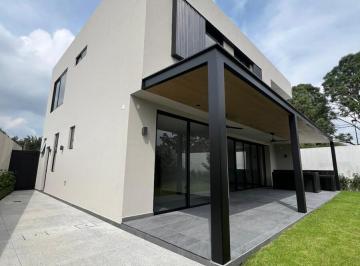 Casa en condominio · 4 Recámaras · 4 Estacionamientos · Casa en Venta en Jockey Residencial