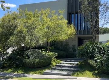 Casa · 1150m² · 4 Recámaras · 8 Estacionamientos · Espectacular Residencia Inteligente en Venta en Las Lomas, Club de Golf