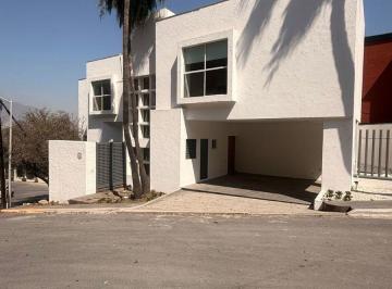 Casa de 4 habitaciones, San Pedro Garza García · Casa en Renta Colonial de La Sierra