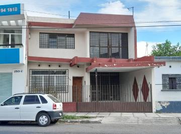 Casa de 4 habitaciones, Colima · Casa en Venta Ubicada en La Colonia Magisterial Sobre La Av Maclovio Herrera