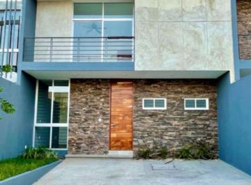 Casa de 3 habitaciones, Colima · Casa en Venta Residencial Albaterra Zona Norte Colima 144 m² de Terreno 3 Recamaras 3 Baños