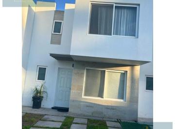 Casa · 106m² · 3 Recámaras · 2 Estacionamientos · Casas en Venta en Paseos del Bosque Corregidora