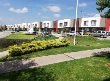 Casa de 3 habitaciones, Zapopan · Casa en Coto Privado con Alberca Oportunidad de Inversion en Remate Hipotecario Amaranto Residencial