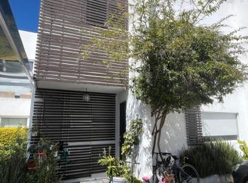 Casa en condominio de 3 habitaciones, Querétaro · Casa con Amplio Jardín y 3 Recámaras en Excelente Ubiación en Santa Fe Juriquilla.