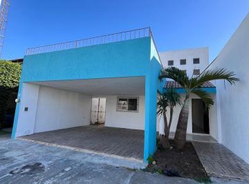 Casa · 246m² · 2 Recámaras · 2 Estacionamientos · Hermosa Casa en Venta en Privada Xcumpich (Avc - 2791)
