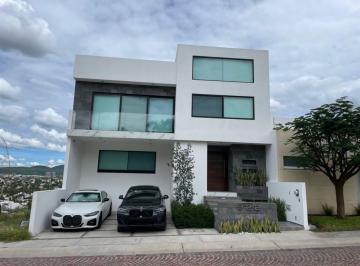 Casa de 4 habitaciones, Querétaro · Casa en Renta en Juriquilla, Querétaro con Alberca y Acabados Premium