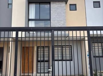 Casa · 120m² · 3 Recámaras · 2 Estacionamientos · Casa en Pueblo Santa Maria Tequepexpan