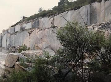Terreno / Lote · 361200m² · Excelente Terreno en Venta con Banco de Mármol