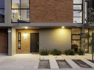 Casa · 141m² · 3 Recámaras · 2 Estacionamientos · Hermosa Casa en Venta en Zibata 3 Recamaras